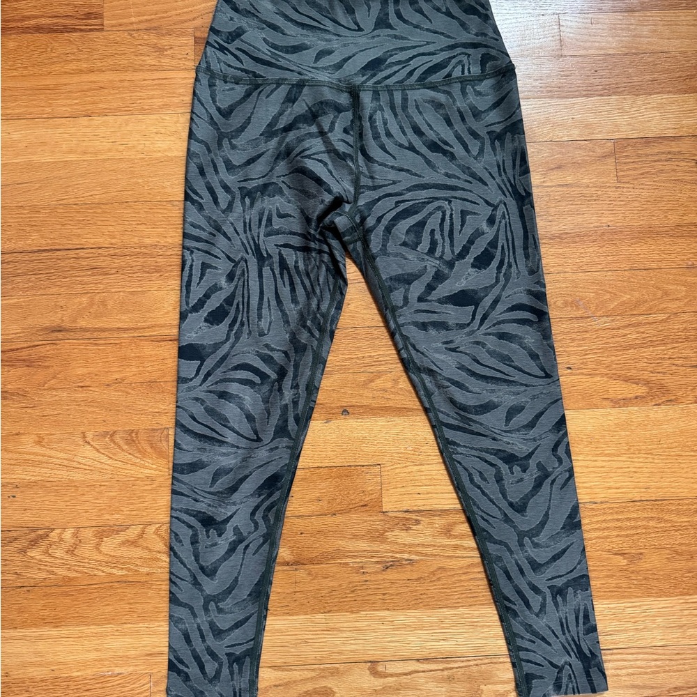 Beyond Yoga Leggings High Waisted Green Zebra Women’s XL - Picture 1 of 5
